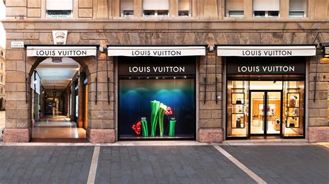 louis vuitton padova italy|italy louis vuitton outlet.